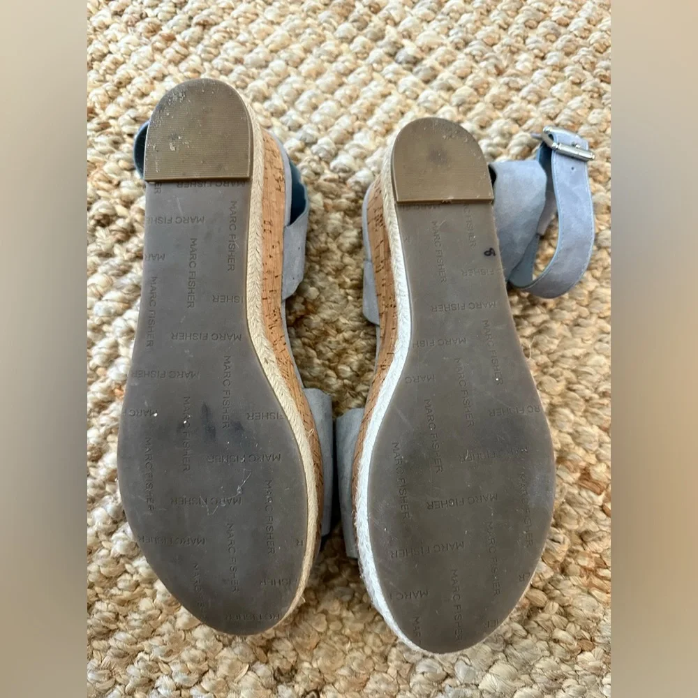 MARC FISHER Faitful Flatform Sandals Blue size 8